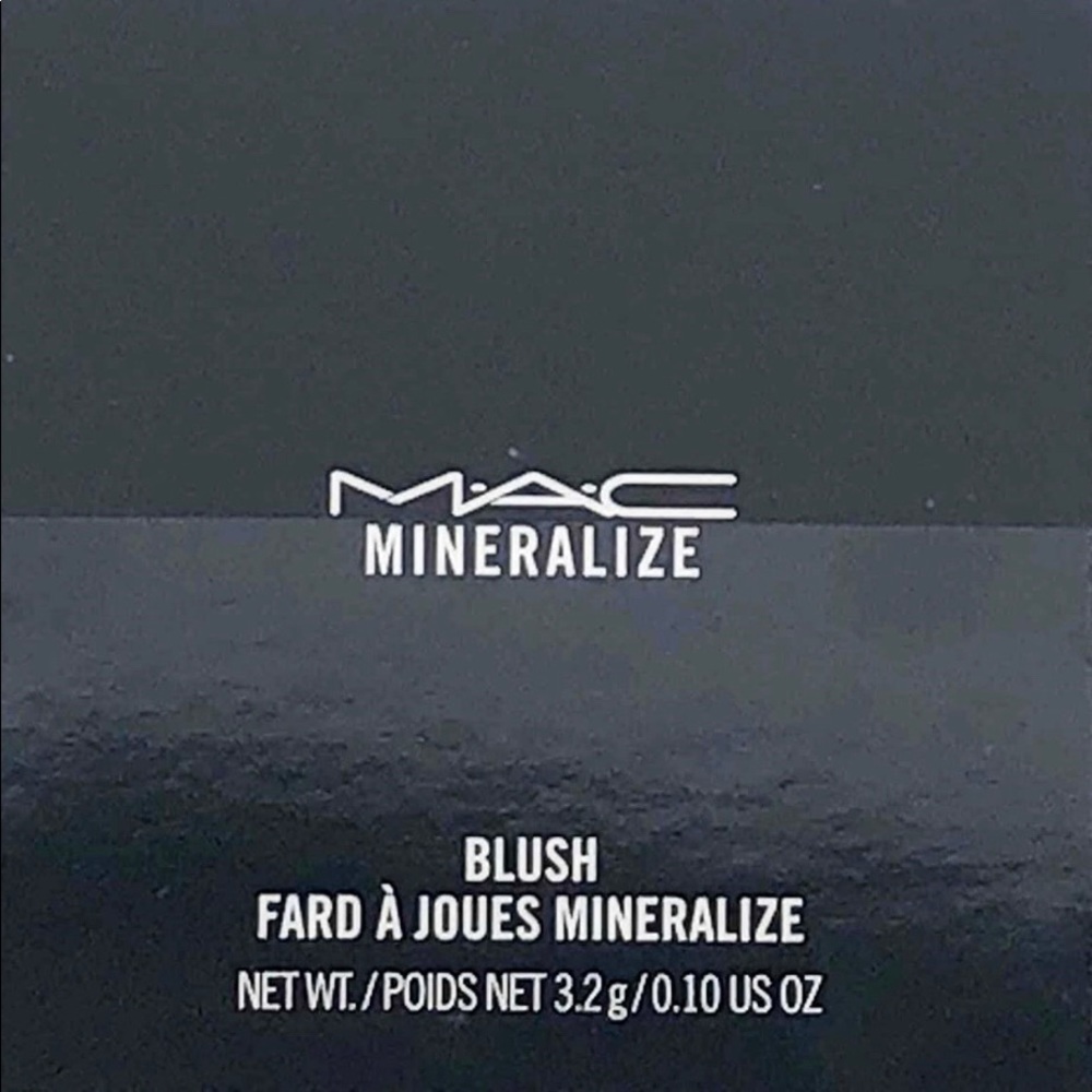 Mac mineralize blush (love joy) - Picture 2 of 2